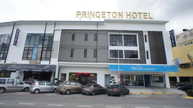 Hotel Zamburger Bukit Indah Johor Bahru Exterior photo